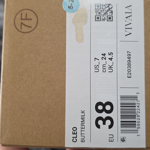 Vivaia Cleo Buttermilk Slides Size 7 - Picture 9 of 10